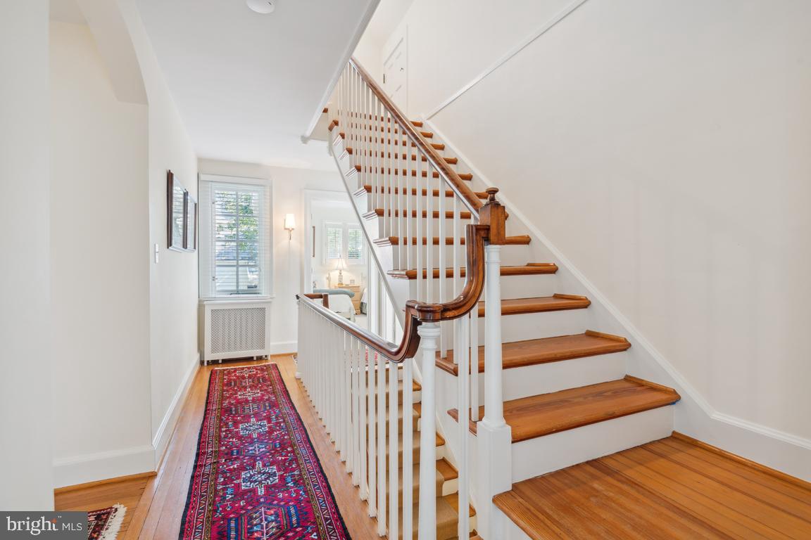 218 Tunbridge Road Baltimore, MD 21212 - Photo 39 of 55 Beautiful stairhall
