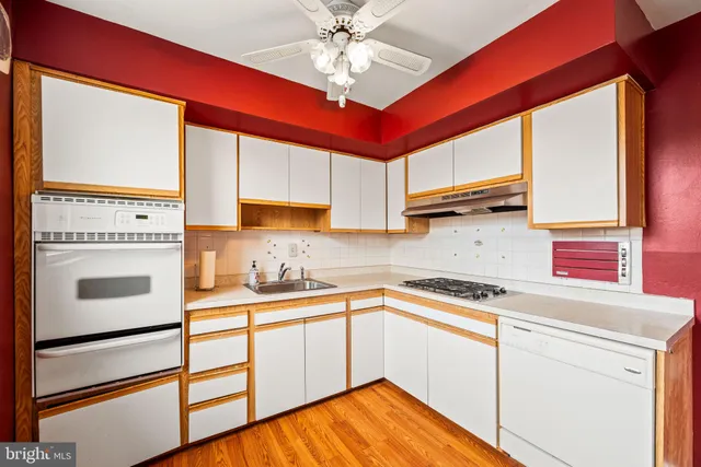 a view of empty room with windows