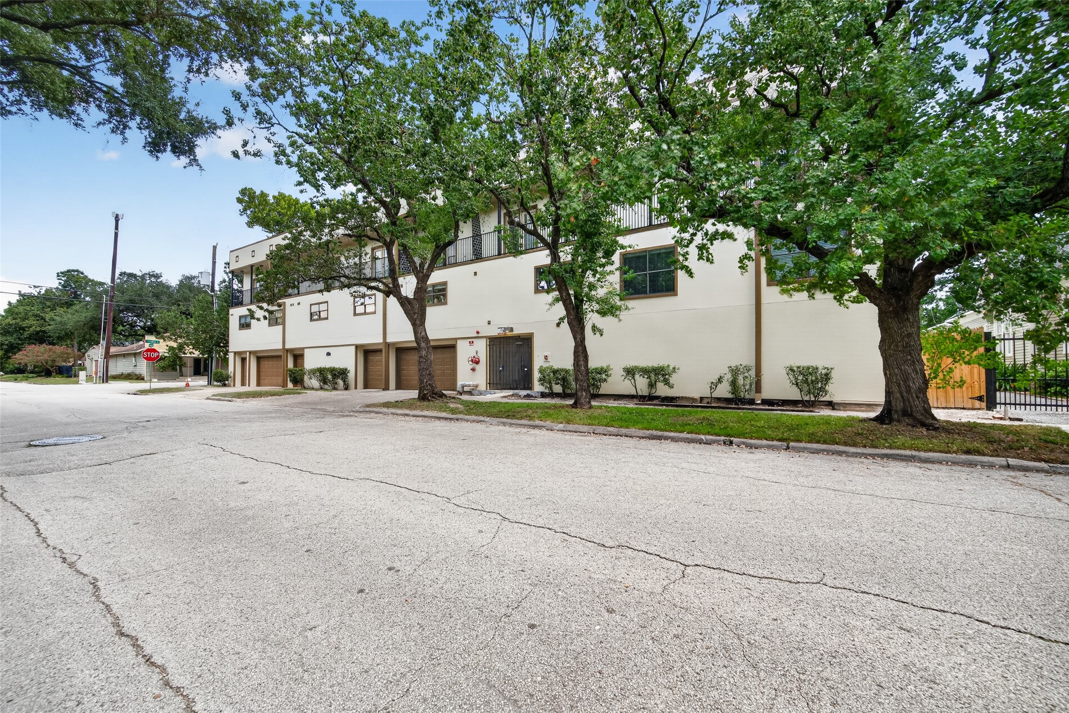 1342 Rutland Street, Unit 210 Houston, TX 77008 - Photo 36 of 38 Gallery Image 36