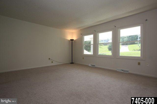 1821 Northview Road York, PA 17406 - Photo 6 of 25 Gallery Image 6