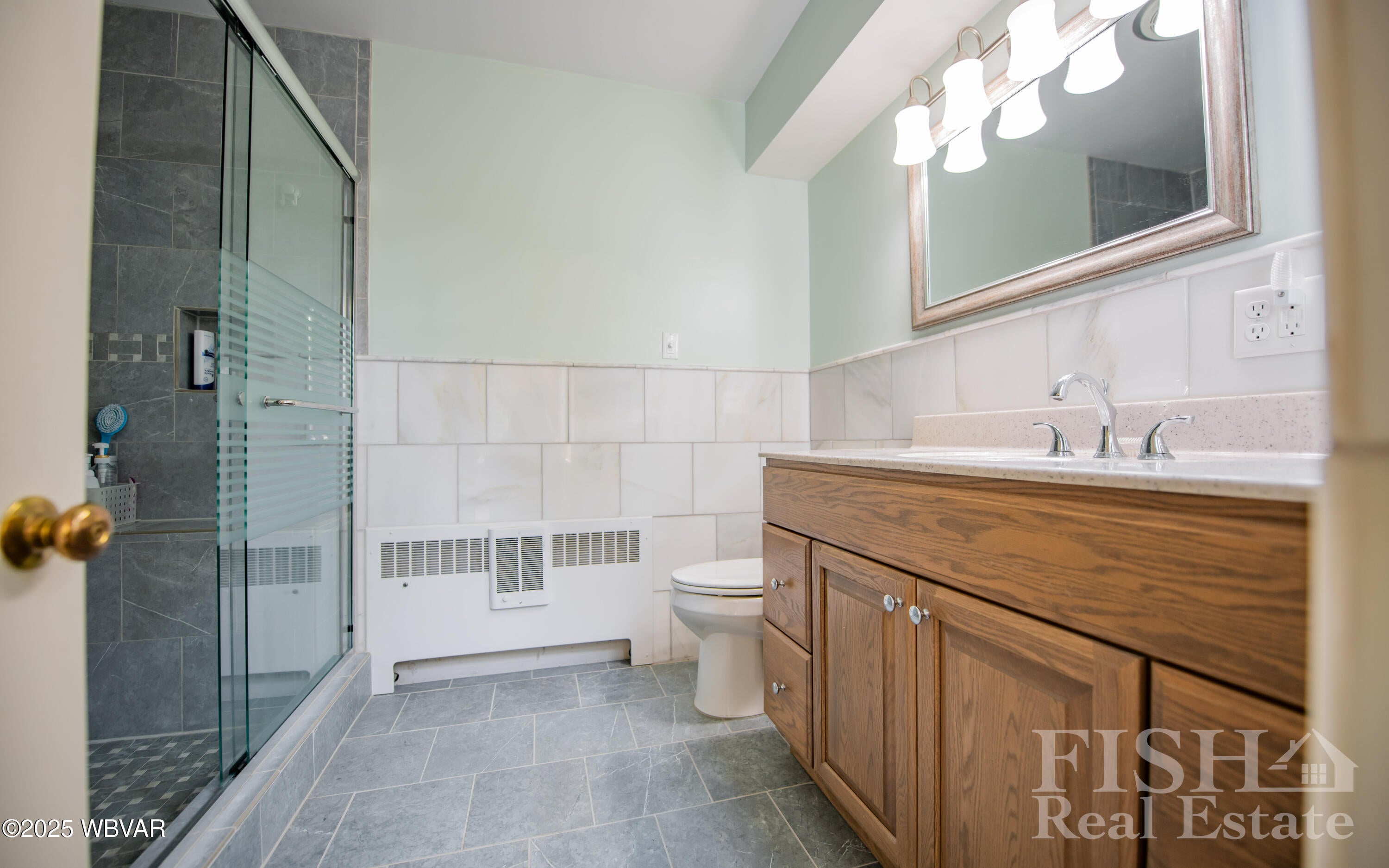 24 Upland Road Williamsport, PA 17701 - Photo 16 of 25 En Suite