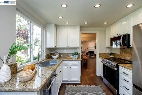 $795,000 | 31 Oak Park Drive, Alameda, CA 94502