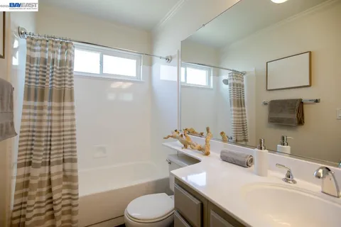 $795,000 | 31 Oak Park Drive, Alameda, CA 94502