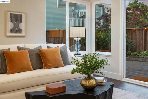 $795,000 | 31 Oak Park Drive, Alameda, CA 94502