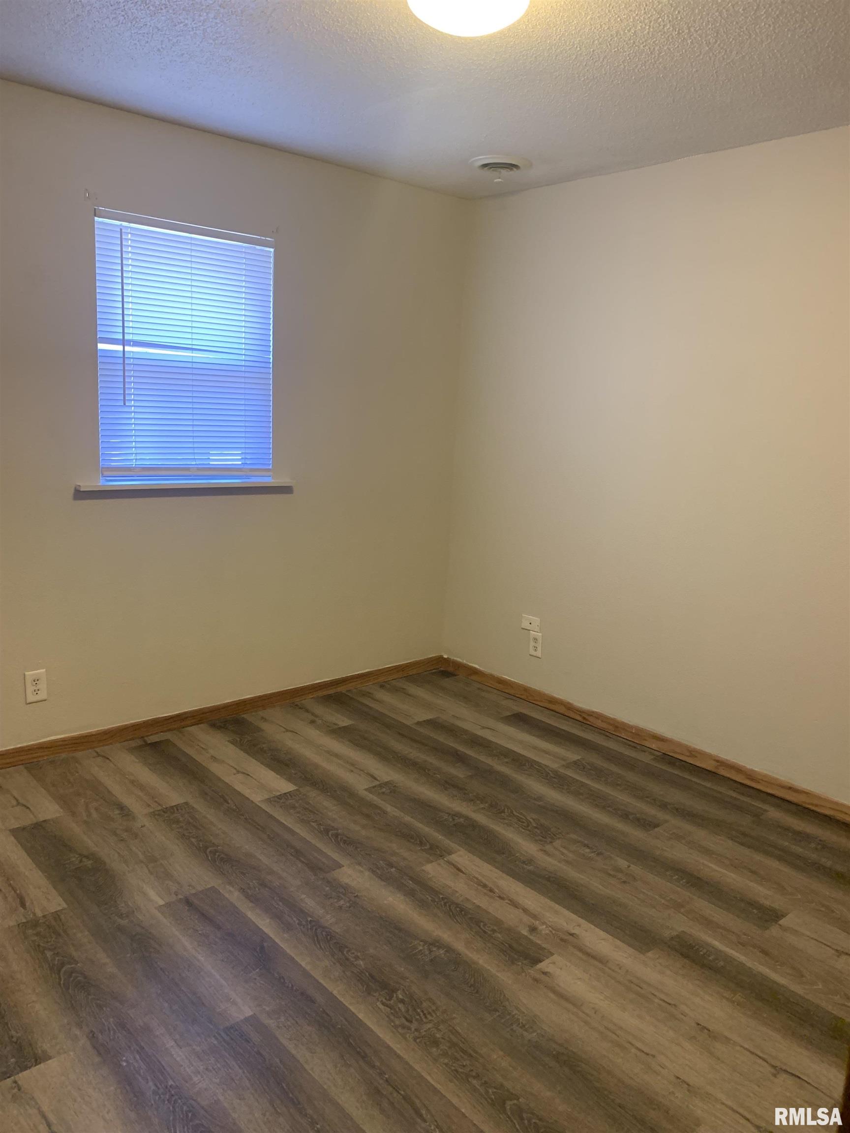 1813 Mitchell Street Pekin, IL 61554 - Photo 13 of 20