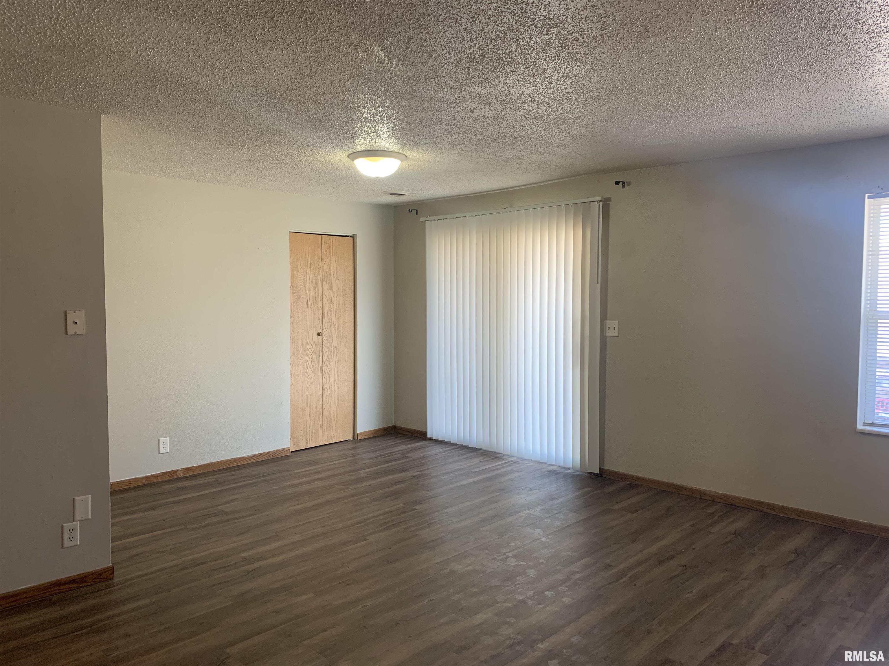 1813 Mitchell Street Pekin, IL 61554 - Photo 4 of 20