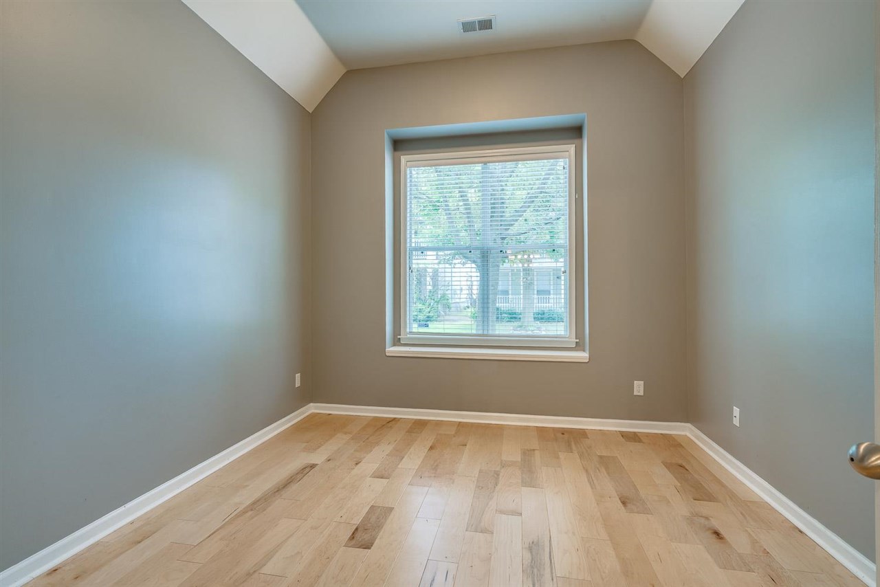 1448 Island Town Cove Memphis, TN 38103 - Photo 11 of 18 an empty room with a window