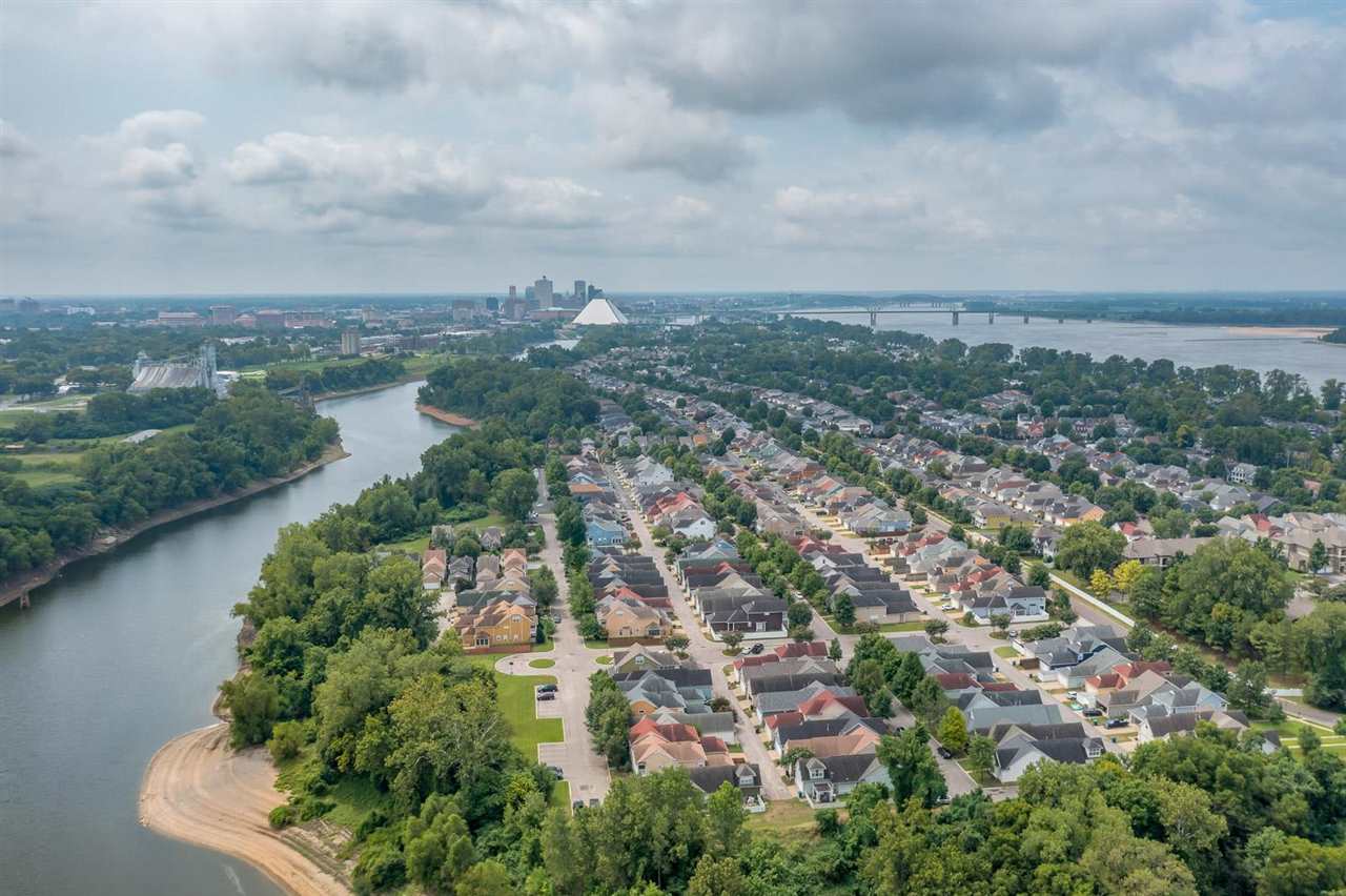1448 Island Town Cove Memphis, TN 38103 - Photo 18 of 18 an aerial view of multiple house