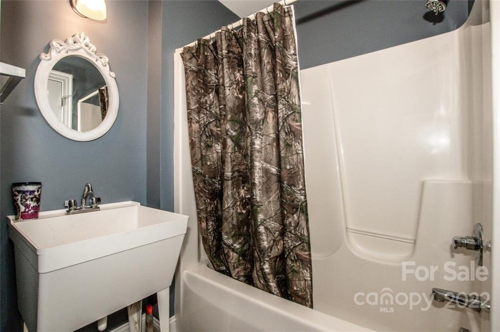 4908 Rifle Range Road Conover, NC 28613 - Photo 27 of 46 Gallery Image 27