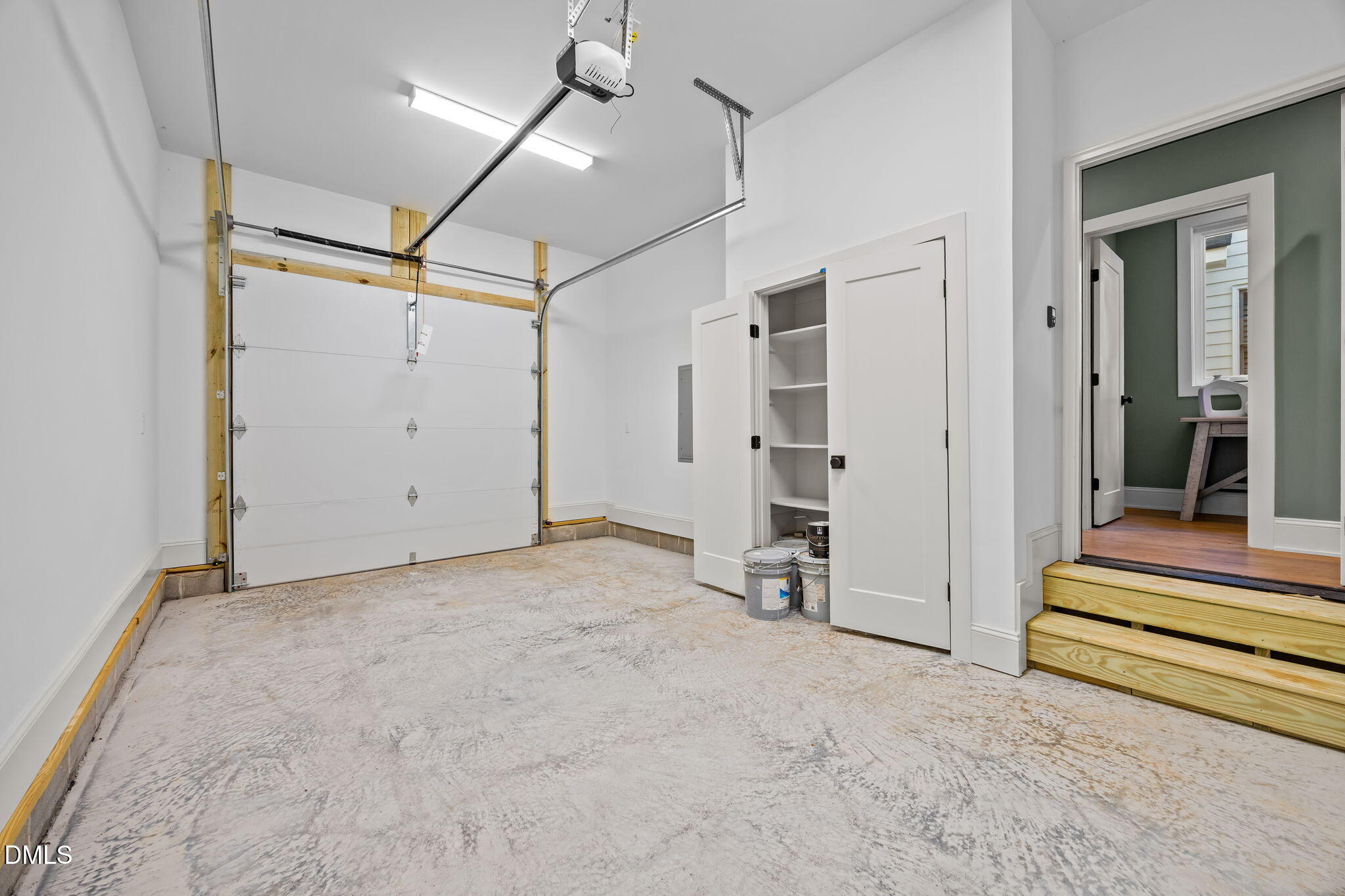 805 Tower Street, Unit 101 Raleigh, NC 27607 - Photo 31 of 38 en view of empty room