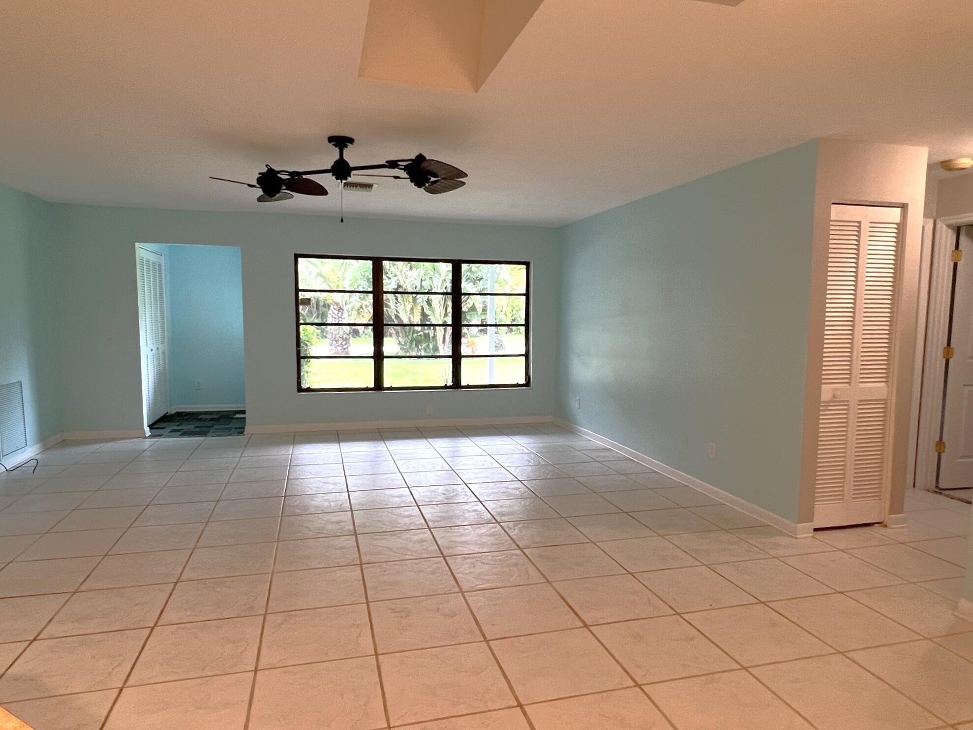 1916 Coconut Drive Fort Pierce, FL 34949 - Photo 4 of 33 Living Rm