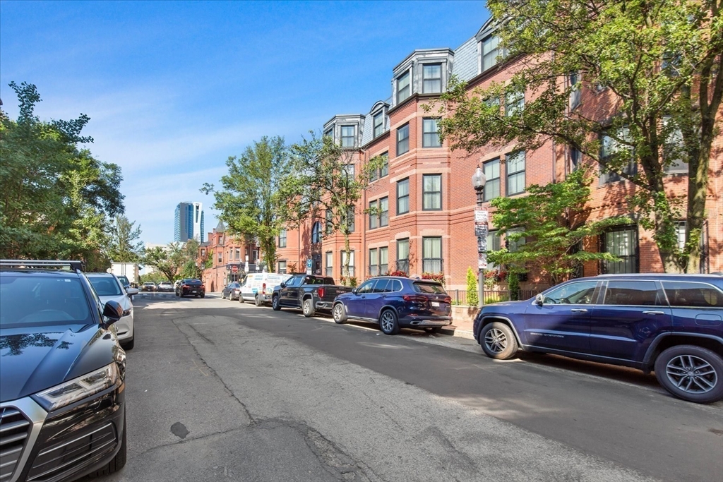 95 St Botolph Street, Unit 2 Boston, MA 02116 - Photo 37 of 39