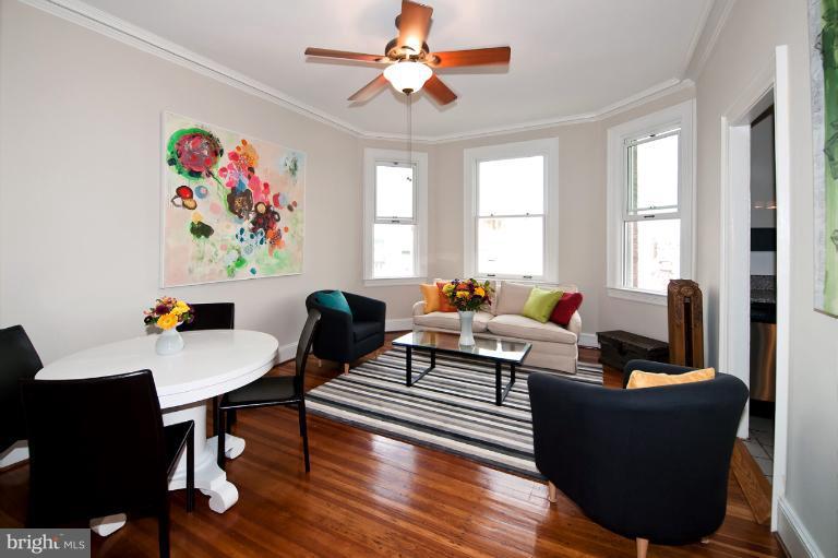 1852 Columbia Road Northwest, Unit 604 Washington, DC 20009 - Photo 14 of 25 Living Room