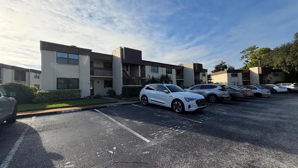 $2,000 | 2400 Winding Creek Boulevard, Unit 3201, Clearwater, FL 33761