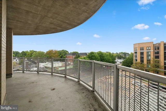 $3,800 | 3409 Wilson Boulevard, Unit 412, Arlington, VA 22201