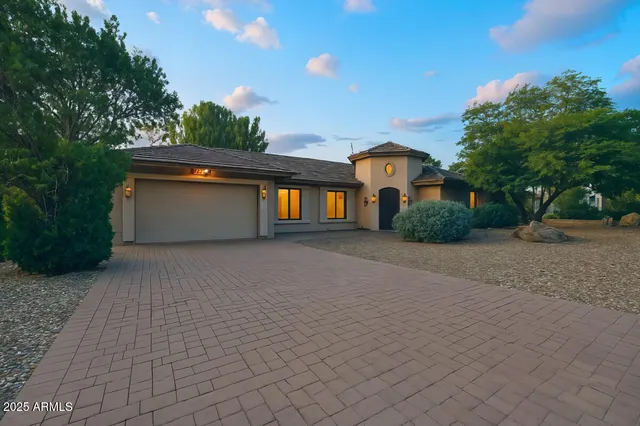 $1,299,000 | 722 West Moon Valley Drive, Phoenix, AZ 85023
