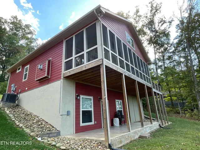 $454,000 | 140 Rindler Ridge, Byrdstown, TN 38549