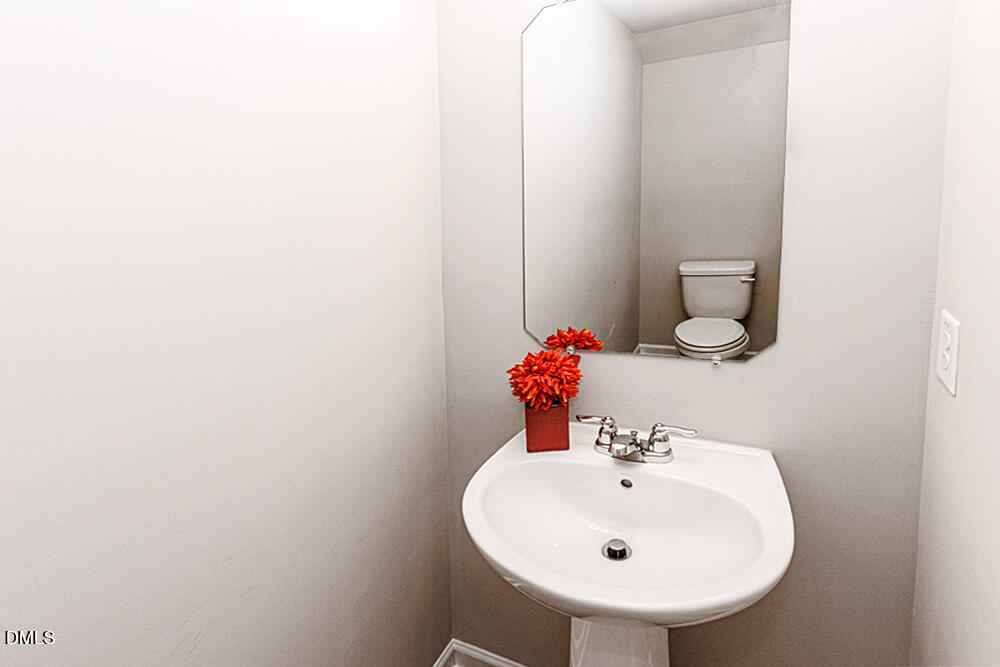 1244 Fescue Road Rocky Mount, NC 27801 - Photo 14 of 17 Guest Bath