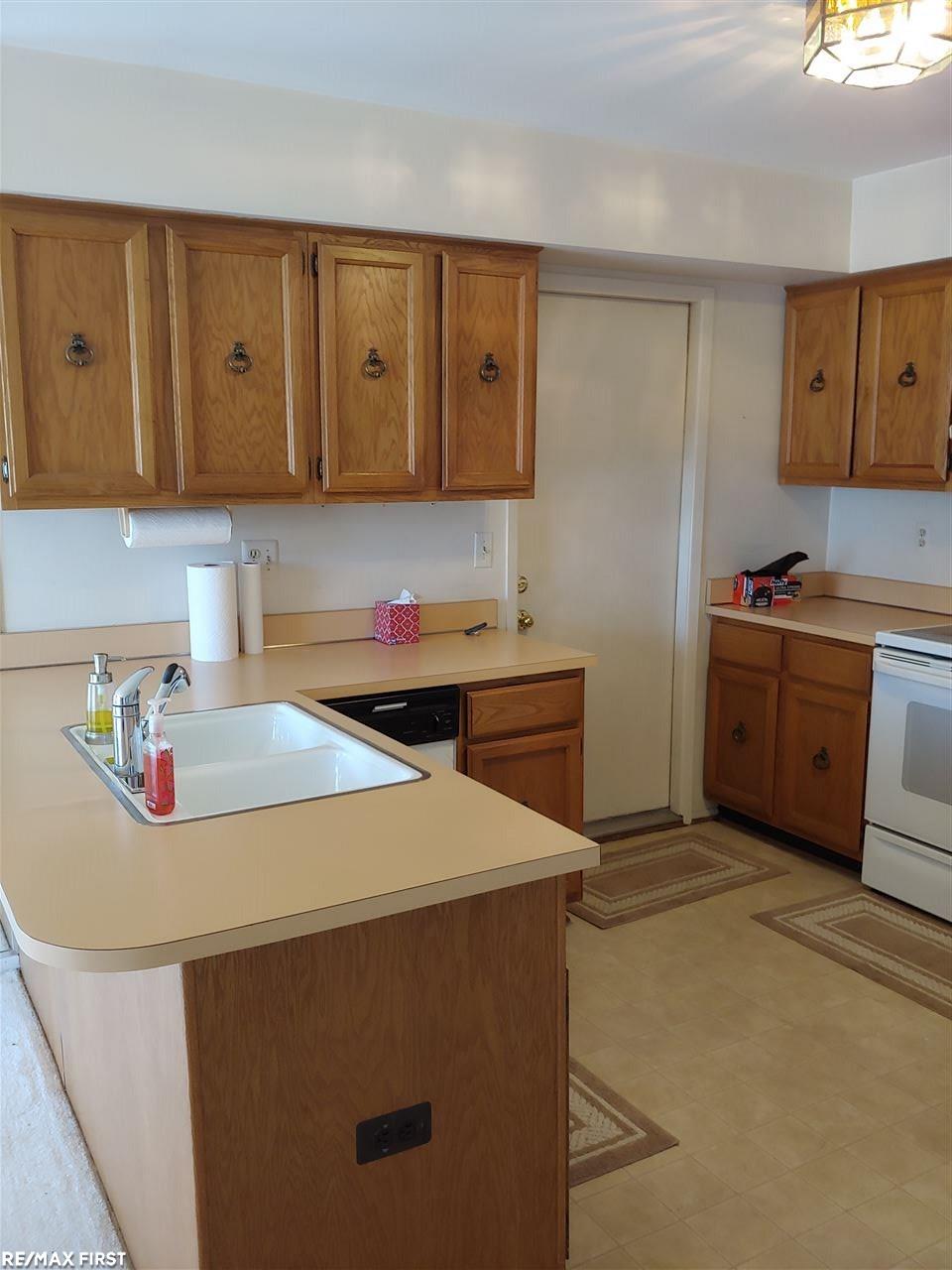 31874 Hoover Road Warren, MI 48093 - Photo 12 of 36