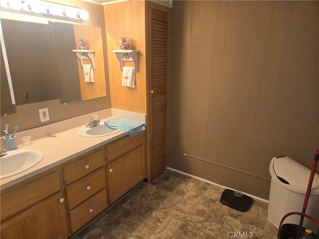 15940 Stoddard Wells Road, Unit 115 Victorville, CA 92395 - Photo 13 of 21