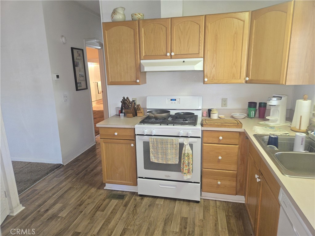 15940 Stoddard Wells Road, Unit 115 Victorville, CA 92395 - Photo 6 of 21