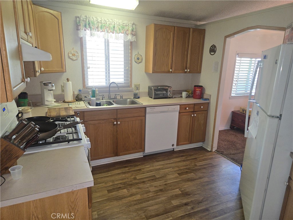15940 Stoddard Wells Road, Unit 115 Victorville, CA 92395 - Photo 7 of 21