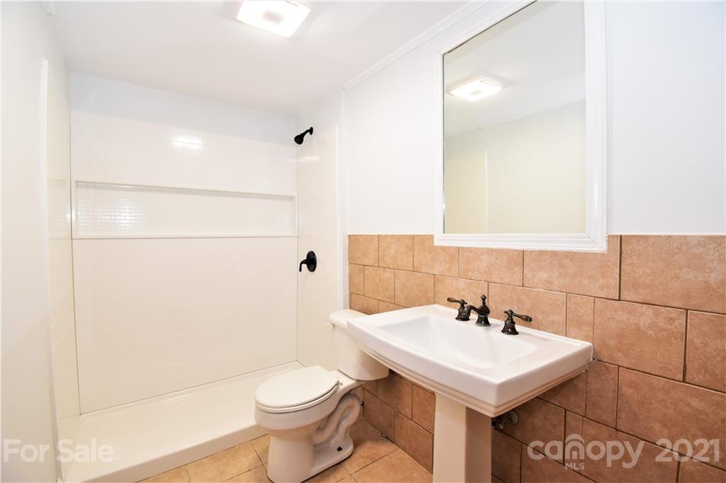670 Mountain View Road Mars Hill, NC 28754 - Photo 22 of 37 Gallery Image 22