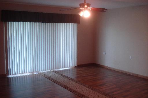 200 Deborah Lane, Unit 8B Wheeling, IL 60090 - Photo 4 of 11