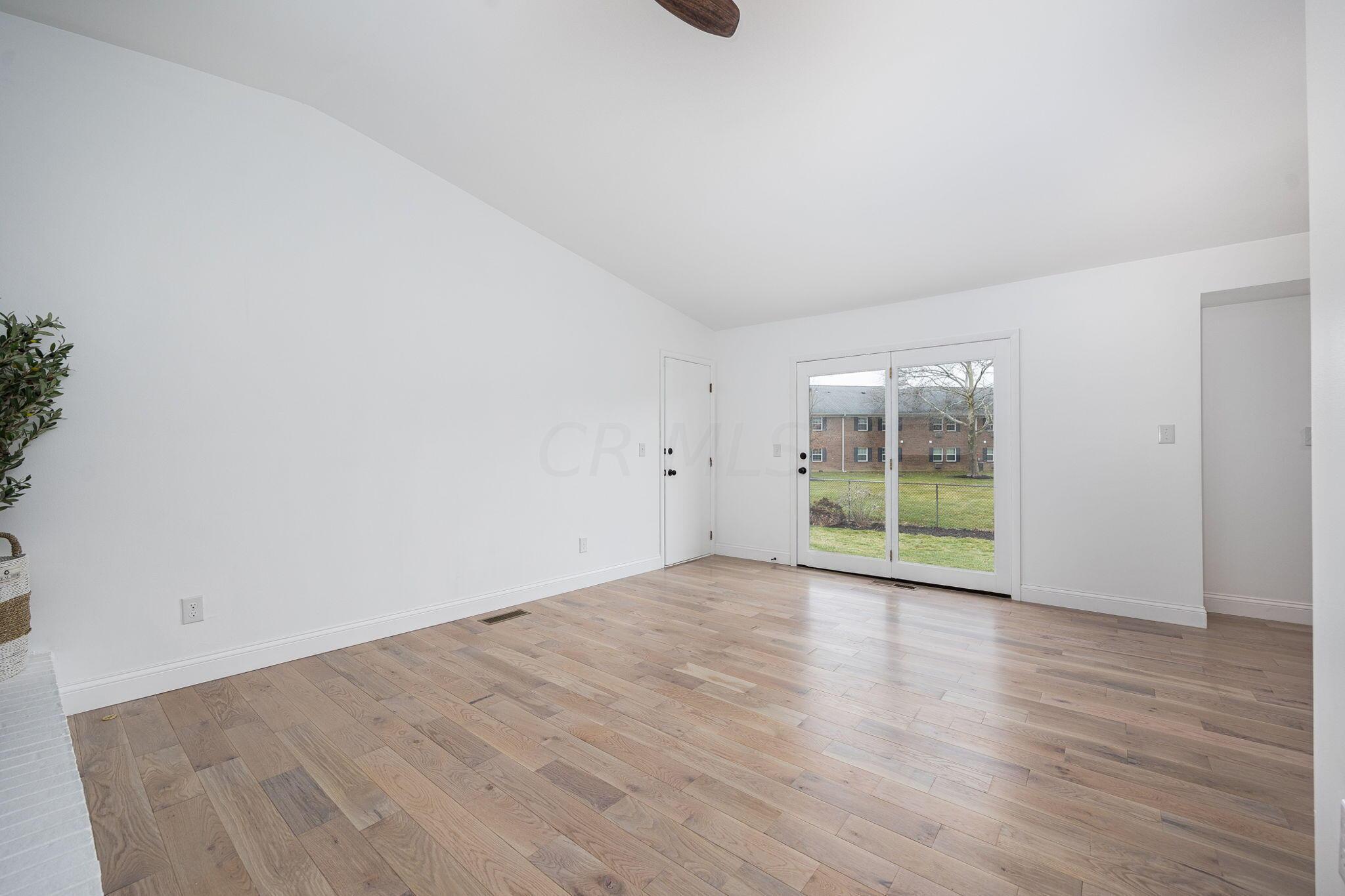 5481 Blue Ash Road Columbus, OH 43229 - Photo 22 of 61 21-web-or-mls-5481 Blue Ash Road 020