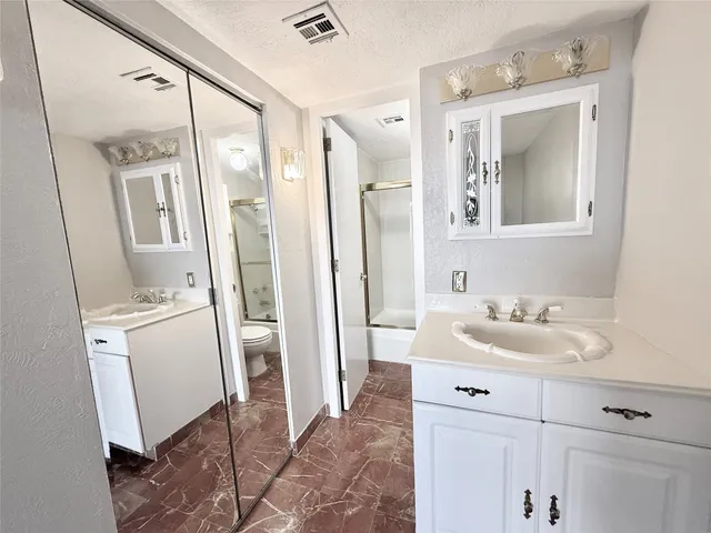 $179,500 | 2016 Main, Unit 1904, Houston, TX 77002