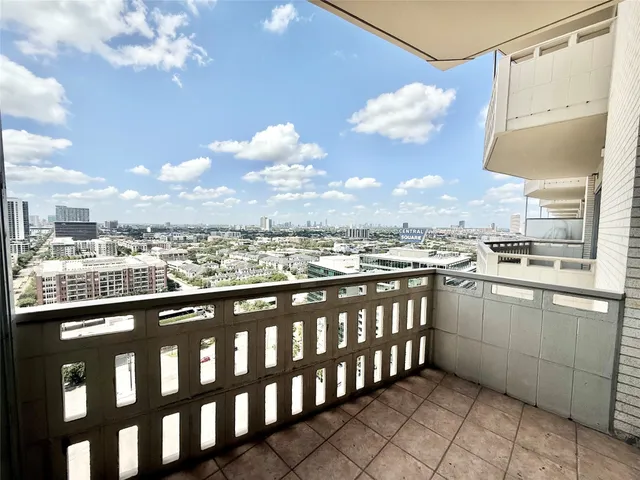 $179,500 | 2016 Main, Unit 1904, Houston, TX 77002