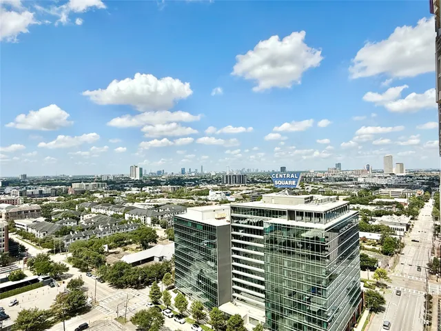 $179,500 | 2016 Main, Unit 1904, Houston, TX 77002