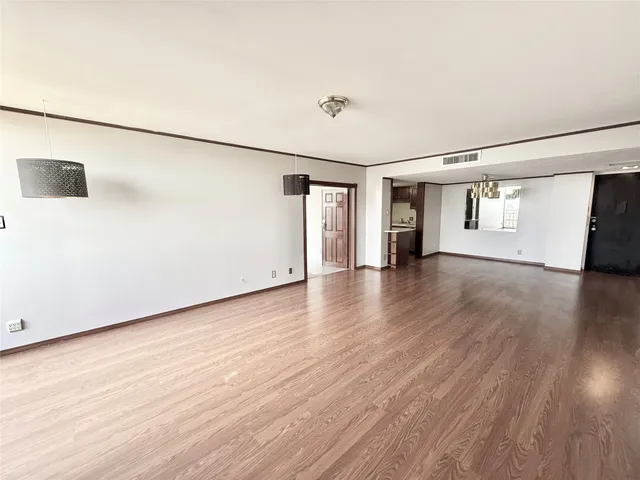 $179,500 | 2016 Main, Unit 1904, Houston, TX 77002