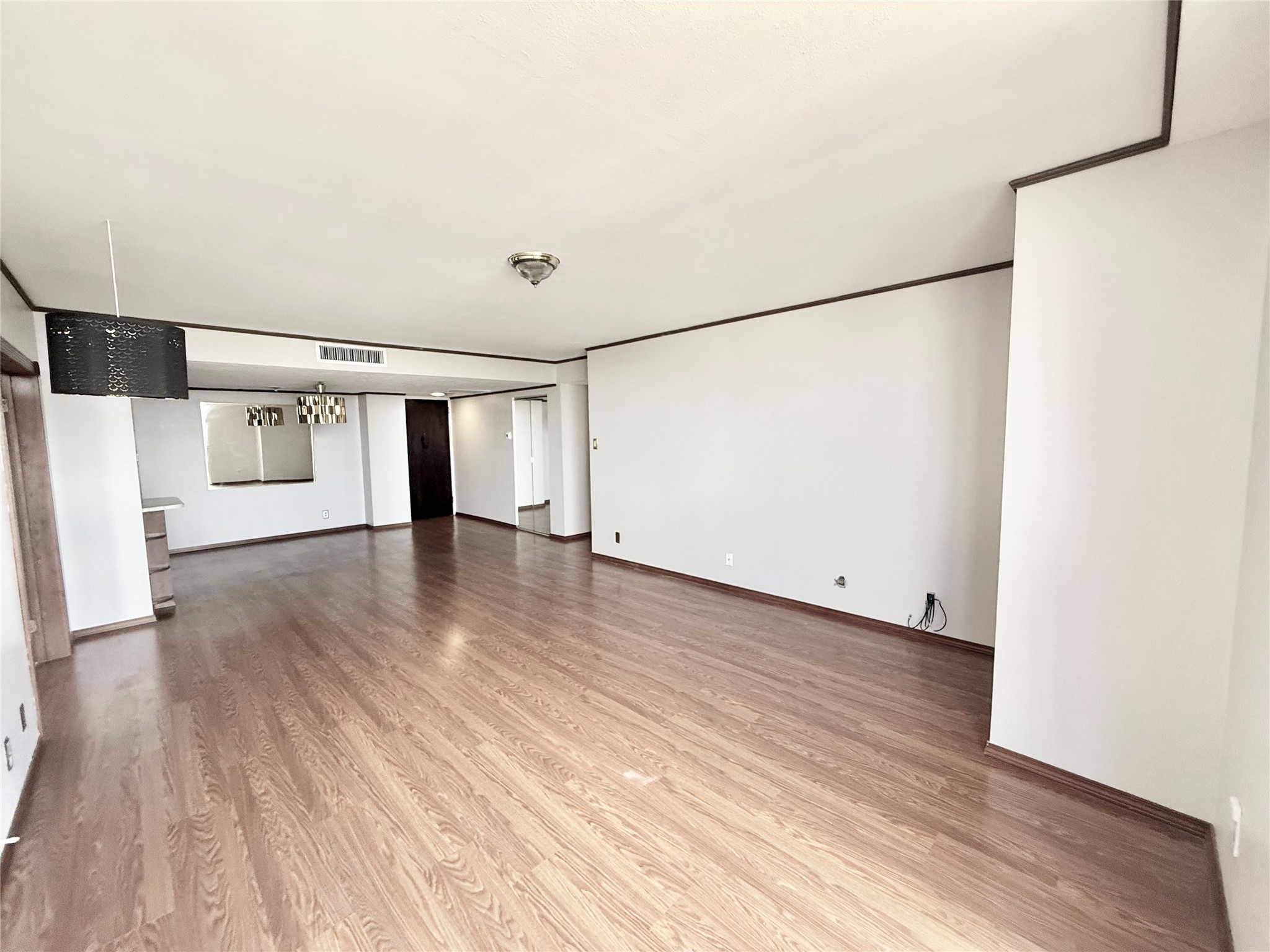 2016 Main, Unit 1904 Houston, TX 77002 - Photo 4 of 40 living and dining