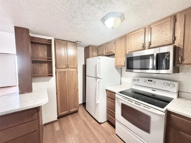 $179,500 | 2016 Main, Unit 1904, Houston, TX 77002