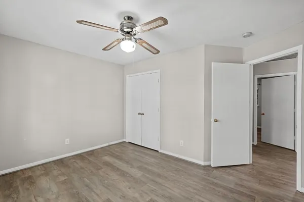 $2,300 | 2922 Glencullen Lane, Pearland, TX 77584