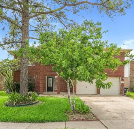 $2,300 | 2922 Glencullen Lane, Pearland, TX 77584