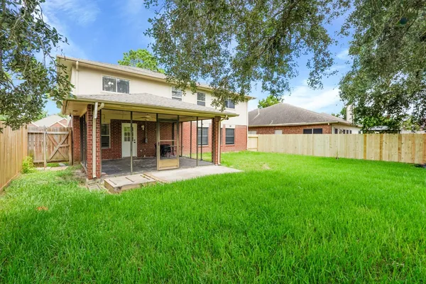 $2,300 | 2922 Glencullen Lane, Pearland, TX 77584