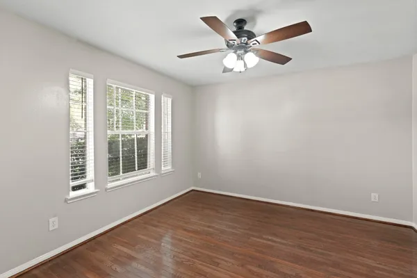 $2,300 | 2922 Glencullen Lane, Pearland, TX 77584