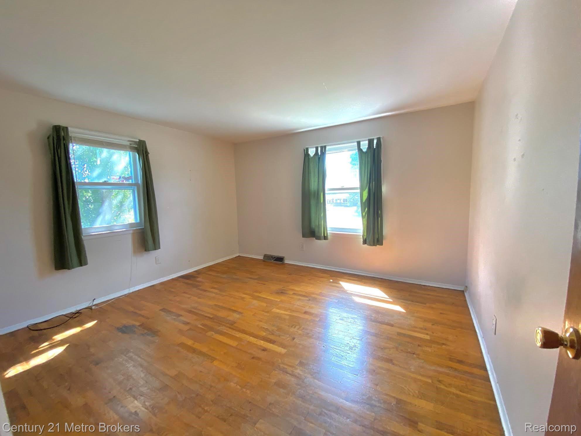 2464 North Irish Road Davison, MI 48423 - Photo 14 of 20 752552B5-8464-432C-8F24-76EC59395037.jpeg