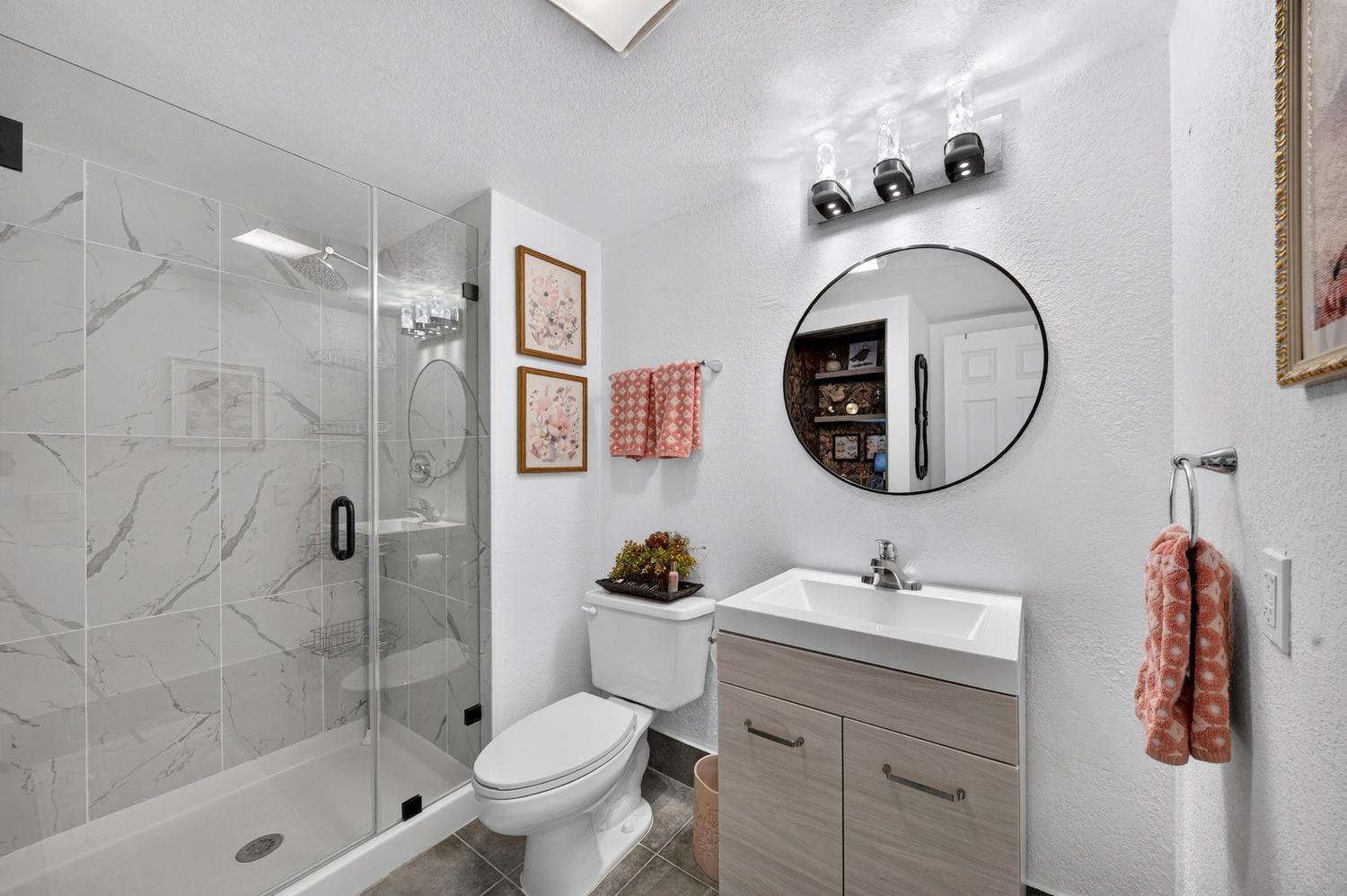 8425 Casa Del Lago, Unit H Boca Raton, FL 33433 - Photo 31 of 42 032-006-Bathroom-1500x999