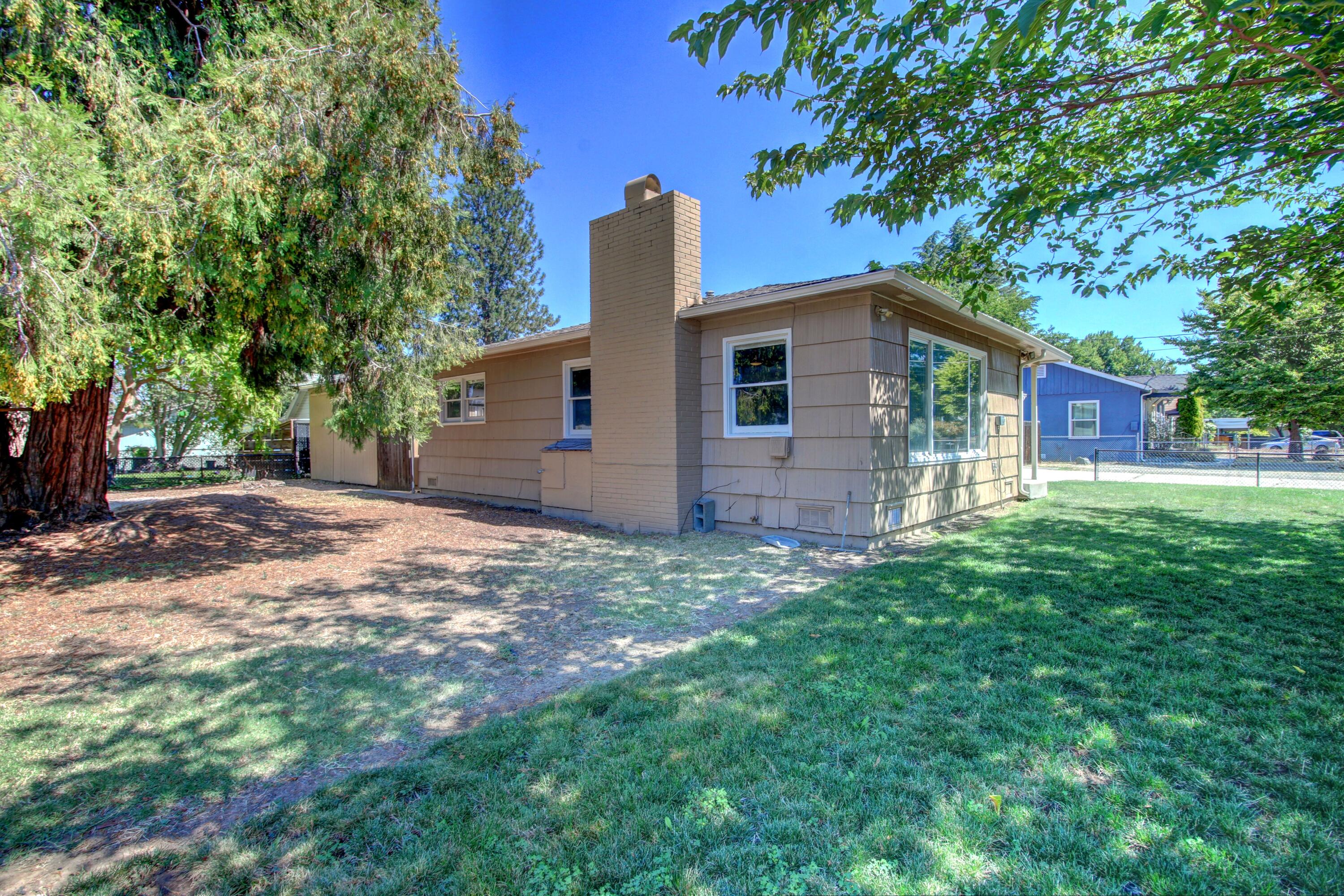 1301 Spring Street Medford, OR 97504 - Photo 32 of 35 IMG_5761_2_3_tonemapped