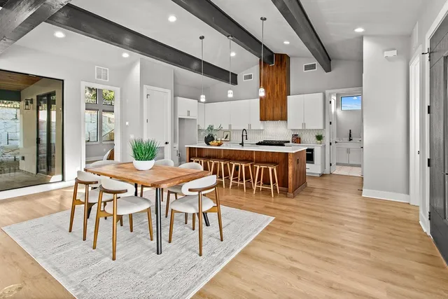 $898,900 | 202 Evelyn Court, Dripping Springs, TX 78620