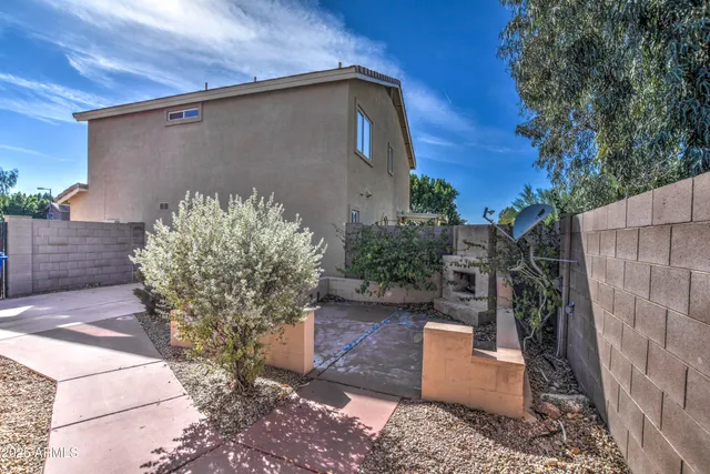 $2,300 | 6660 East Riverdale Street, Mesa, AZ 85215
