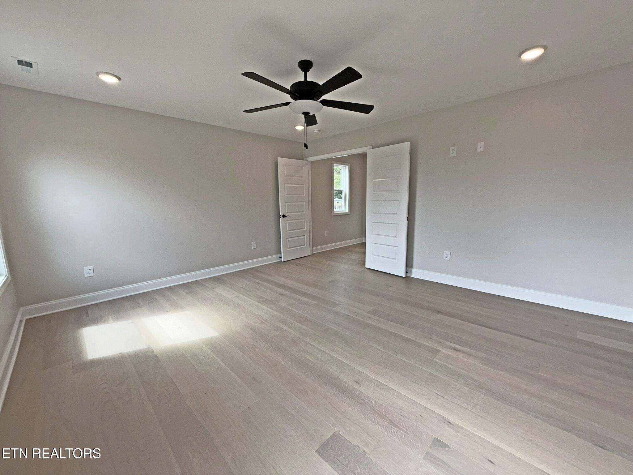 124 Chelsea Lane La Follette, TN 37766 - Photo 17 of 49 IMG_0964Chelseapicsed