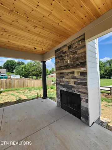 $425,000 | 124 Chelsea Lane, La Follette, TN 37766