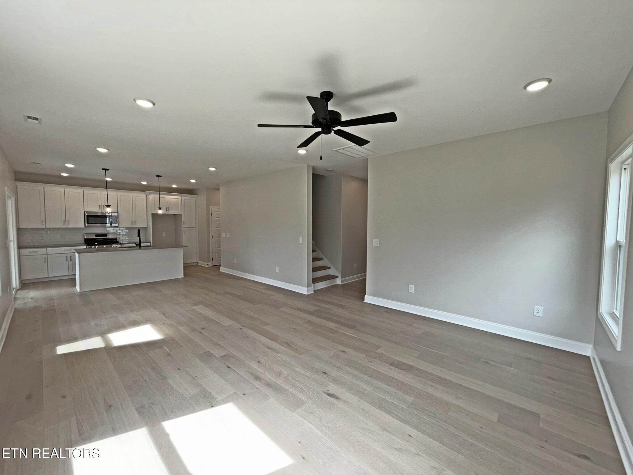 124 Chelsea Lane La Follette, TN 37766 - Photo 10 of 49 IMG_0943Chelseapicsed