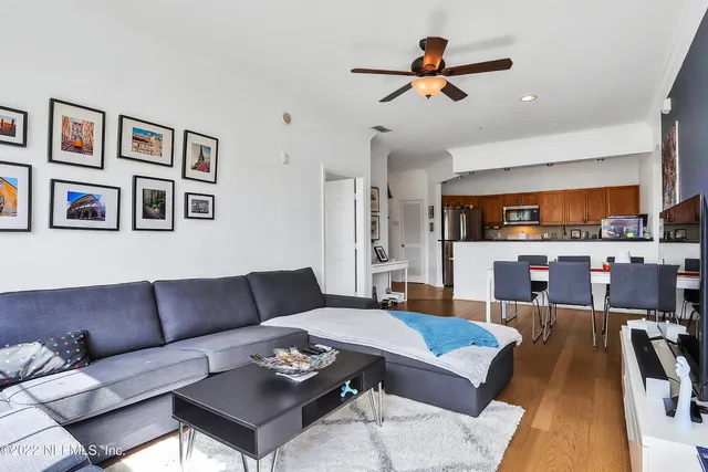 $1,695 | 7990 Baymeadows Road East, Unit 209, Jacksonville, FL 32256