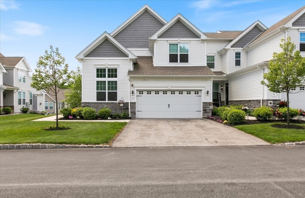 11 Hummingbird Way, Unit 11 Methuen, MA 01844 - Photo 1 of 34