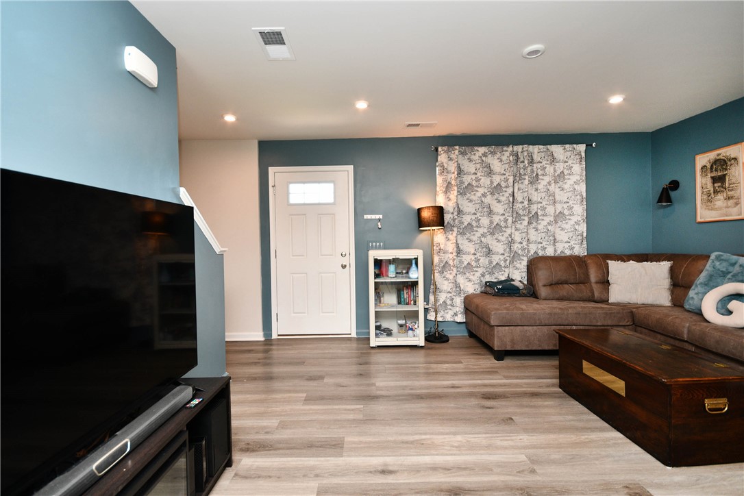 113 Alice Court Easley, SC 29642 - Photo 4 of 37